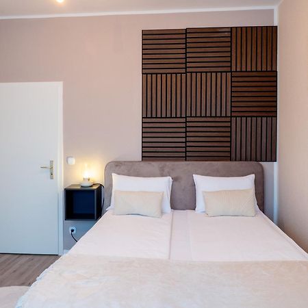 Queens Peak Apartments ケルン エクステリア 写真