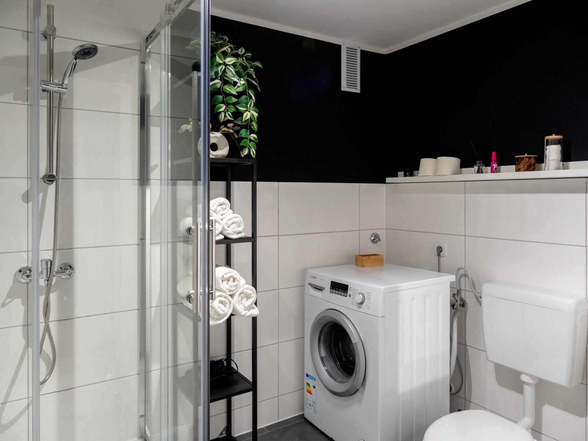 Queens Peak Apartments ケルン エクステリア 写真